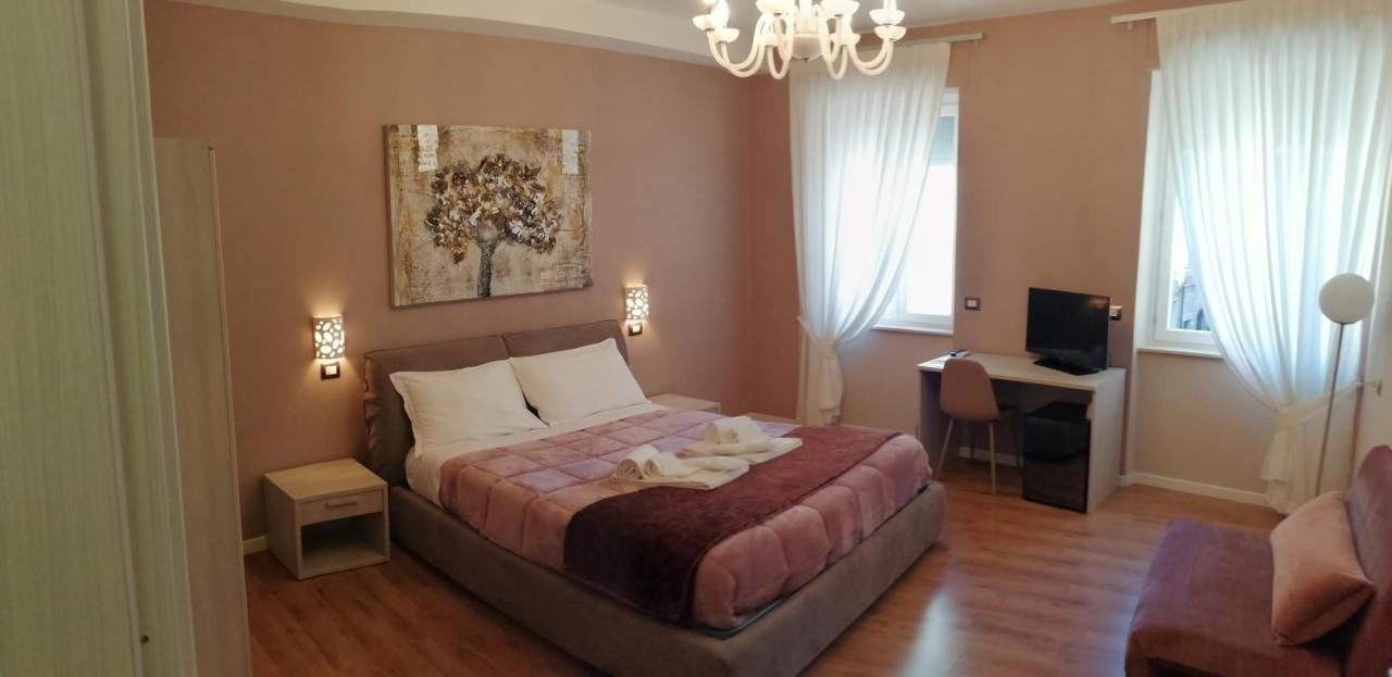 Km 0 Dal Centro By Tiziana Monaldi Hotel Pitigliano Buitenkant foto