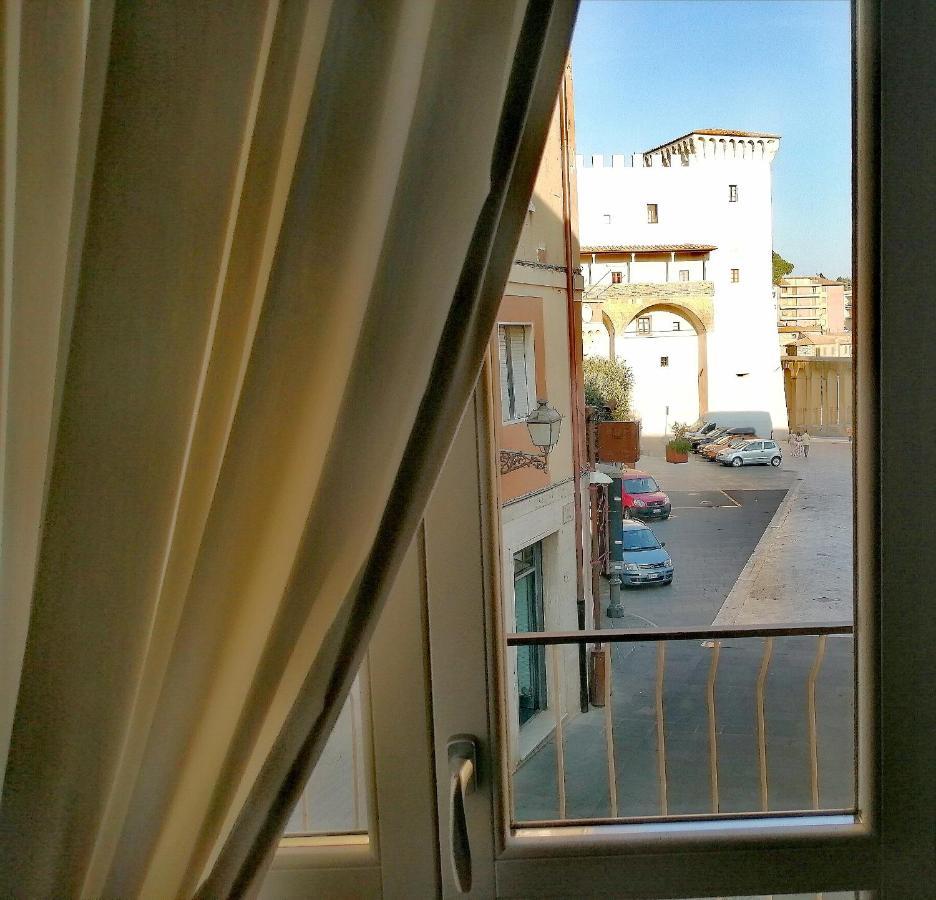 Km 0 Dal Centro By Tiziana Monaldi Hotel Pitigliano Buitenkant foto